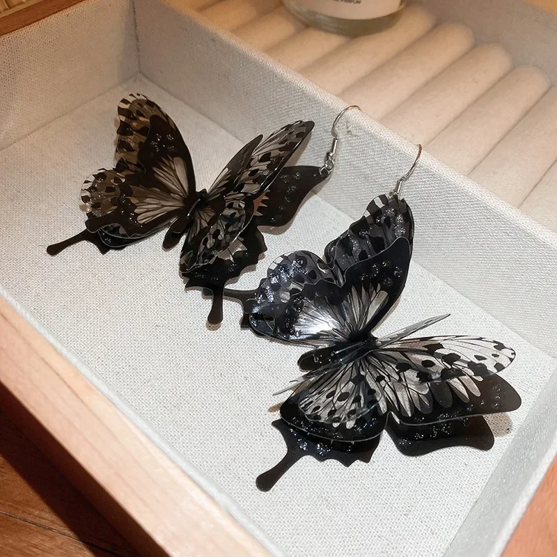 Fashion Retro Three-dimensional Butterfly Earrings for Women Artistic Ear Drop Earrings Fashion