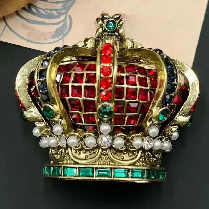 Vintage Queen's Crown Rhinestone Art Heavy Industry Pearl Brooch