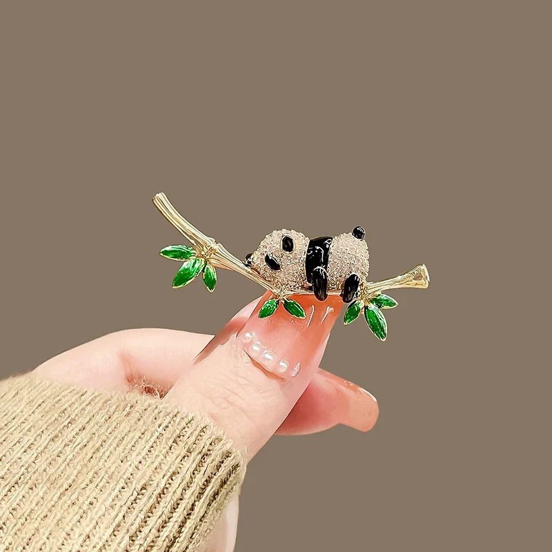1PCS Female Fashion Bamboo Panda Brooches For Women Luxury Gold Color Alloy Animal Brooch Safety