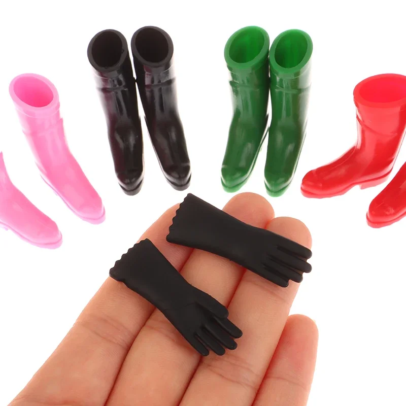 1Set 1:12 Dollhouse Miniature Rain Boots Gardening Gloves Gloves Baking Gloves Laundry Mitts Model