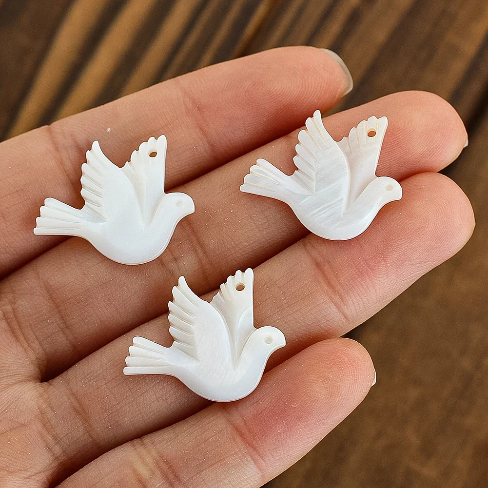Natural White Mother of Pearl Polishing Doves of Peace Shell Beads Pendant MOP Seashell Pendant DIY