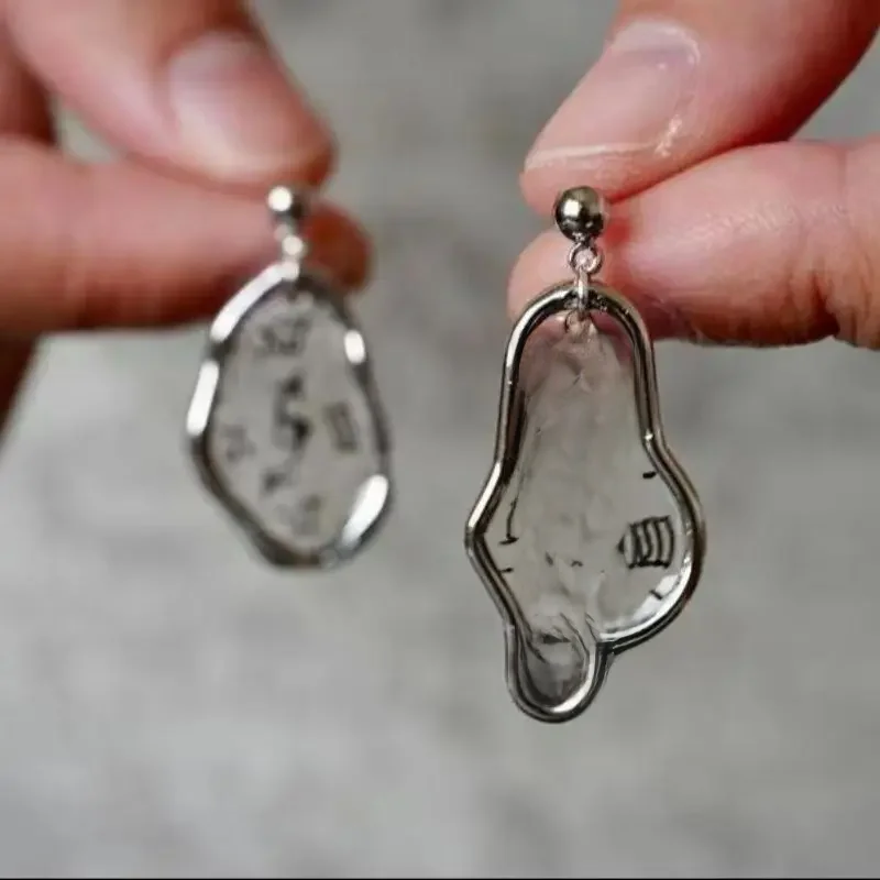 Unique Clock Earrings Creative Irregular Clock Design Vinatge Earrings 2024 New Statement Jewelry